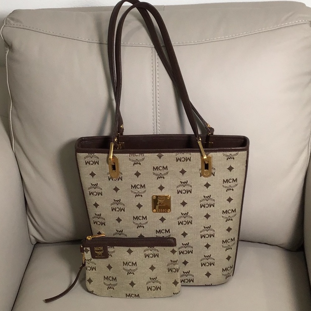 EUC MCM Vintage Book Tote Bag with Matching Wristlet Pouch Brown #V6580